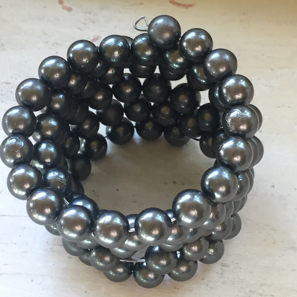 Cute class wire-wrap design bracelet